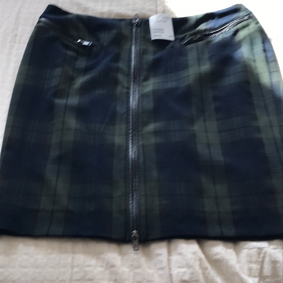 H&M Dresses & Skirts - HOST PICK Cute mini skirt